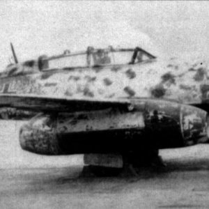 1-Messerschmitt-Me-262B-10_NJG11-28R92B29-WNr-110306-Schleswig-Jagel-1945-03.jpg